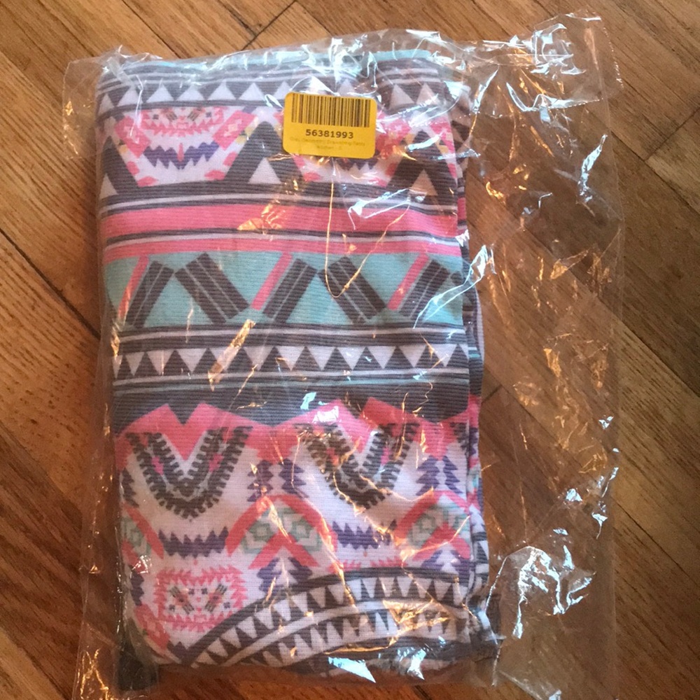 😍NWT Gray Geometric Drawstring Pants Small - Picture 4 of 4